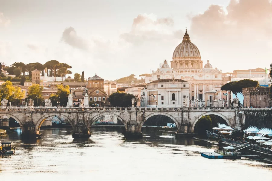 Paysage au lever du soleil sur la cité du Vatican