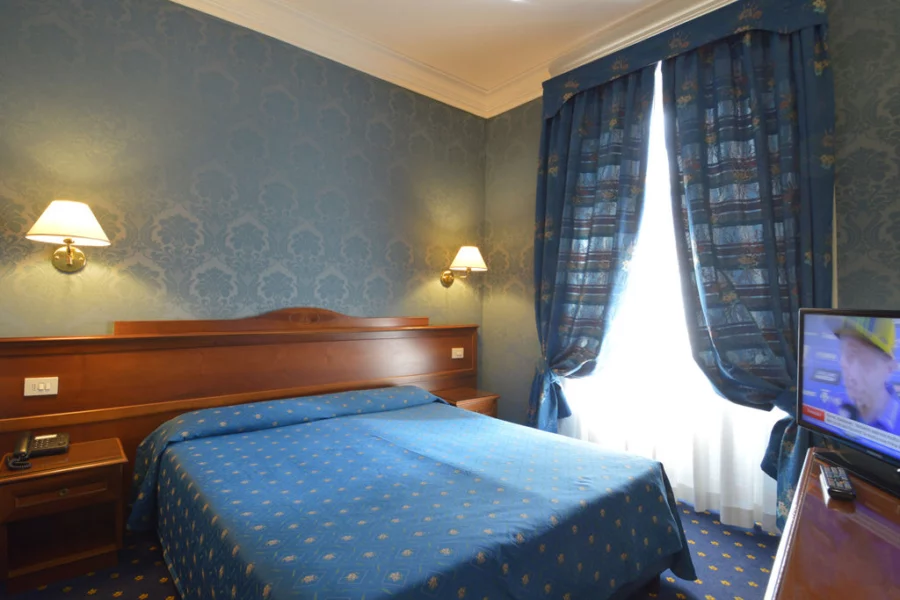 Chambre standard à l'hôtel Montecarlo à Rome.