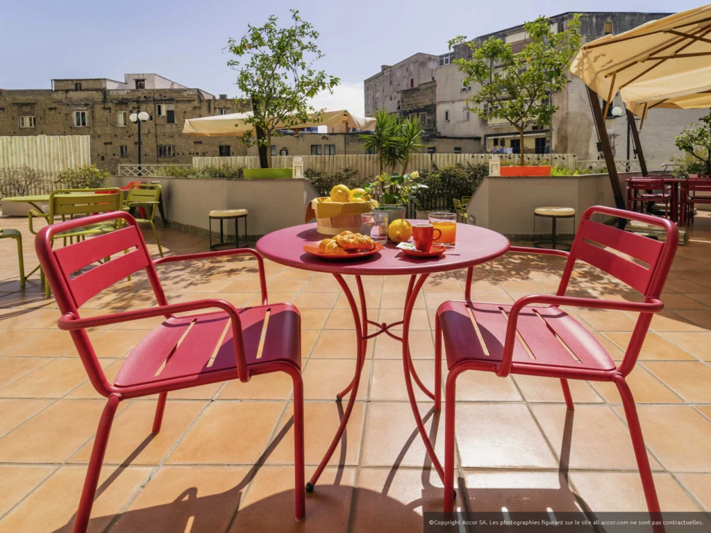 espace petit-déjeuner de l'hôtel
