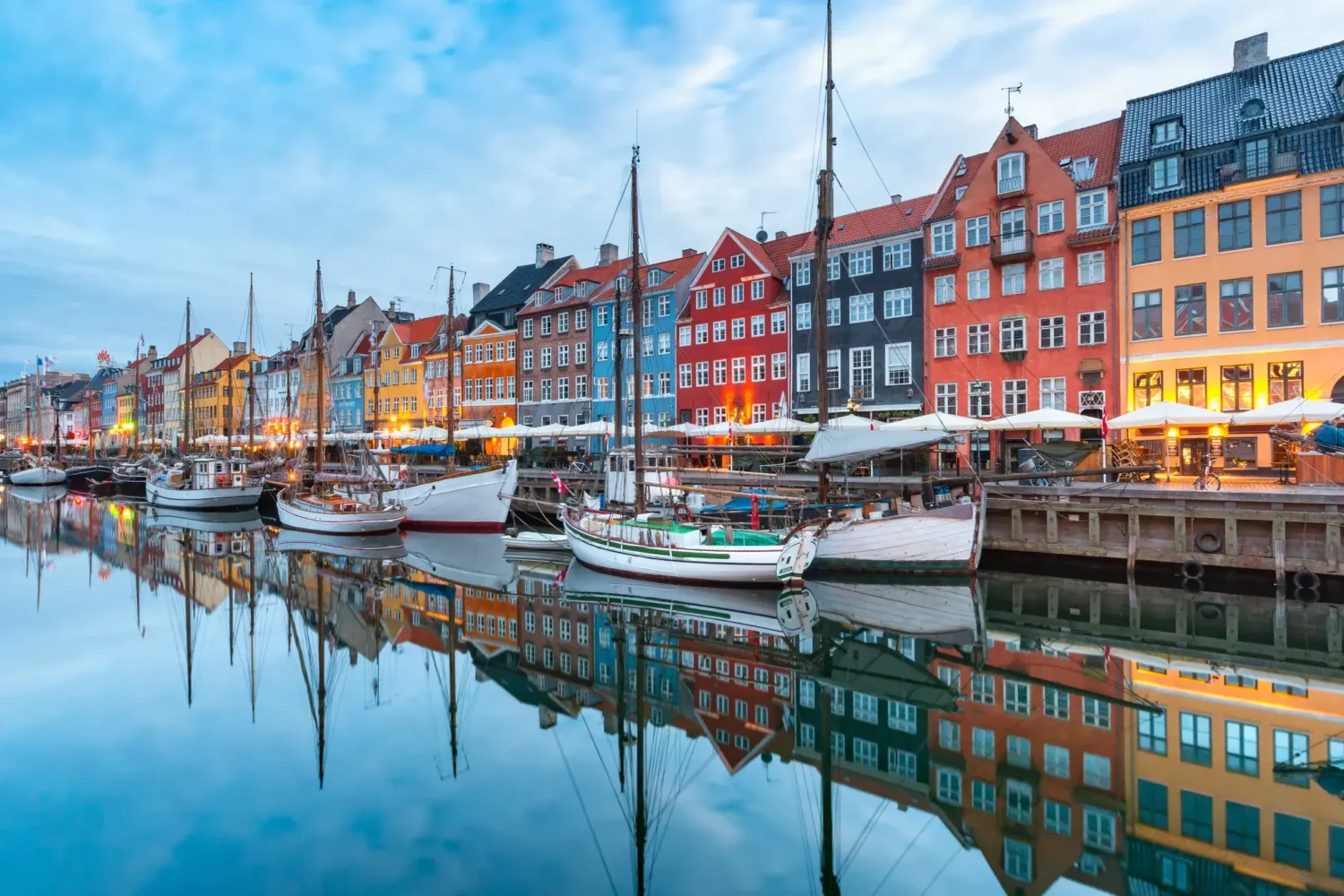 canal-nhyavn-immeuble-coloree-copenhague