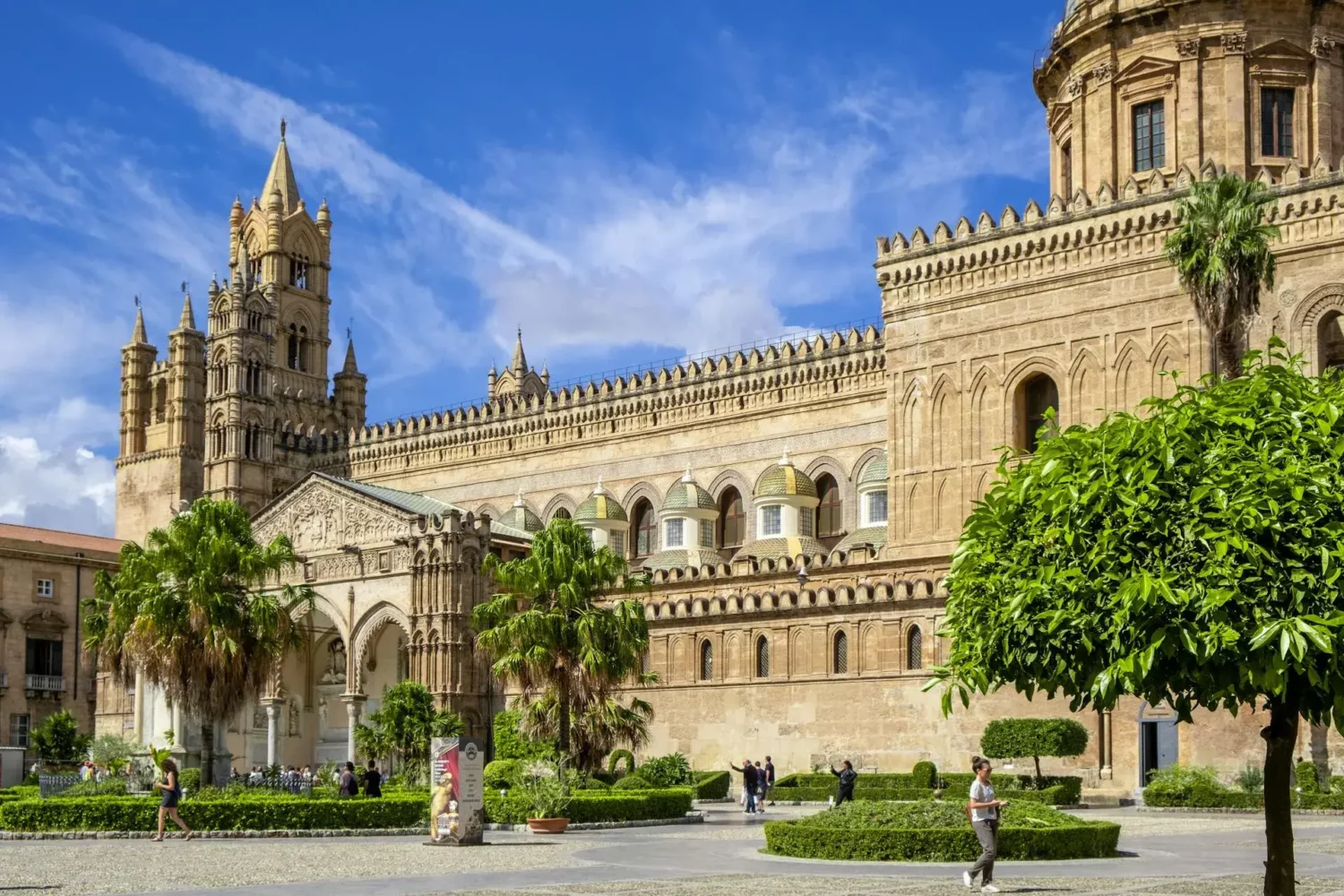 Place de la cathédrale de Palerme