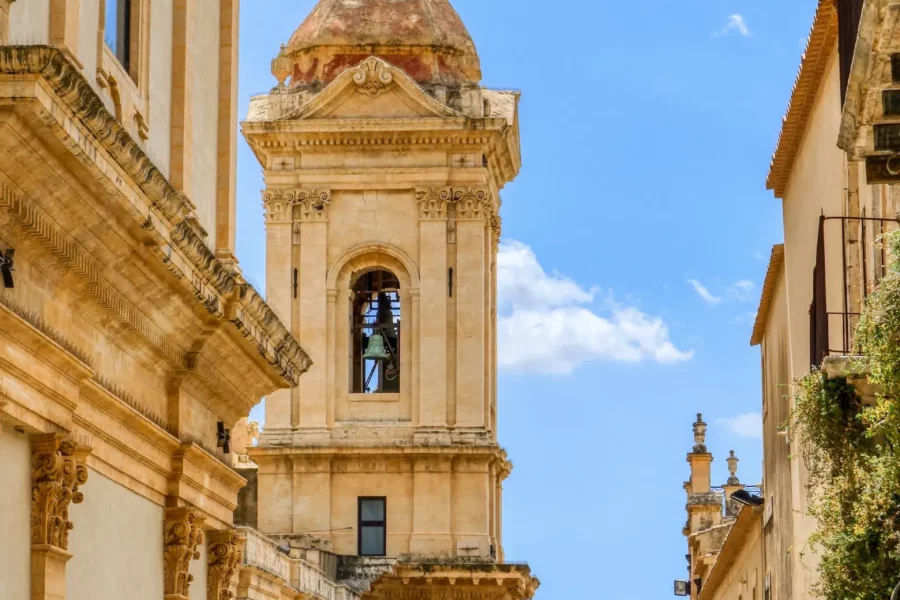 Cathédrale de Noto, un bâtiment baroque spectaculaire en Sicile.