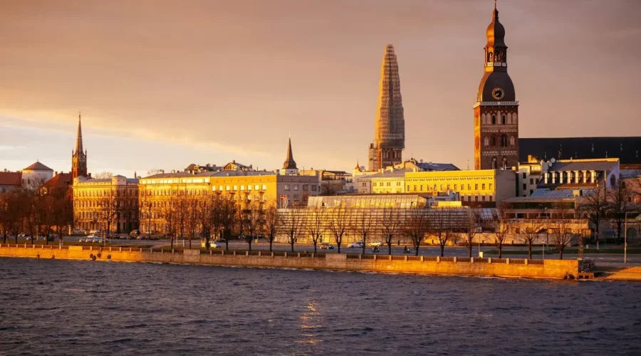 Panorama de Riga au coucher du soleil