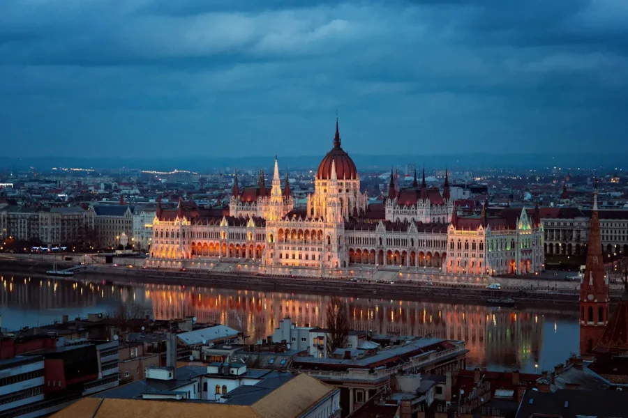 Parlement de Budapest de nuit