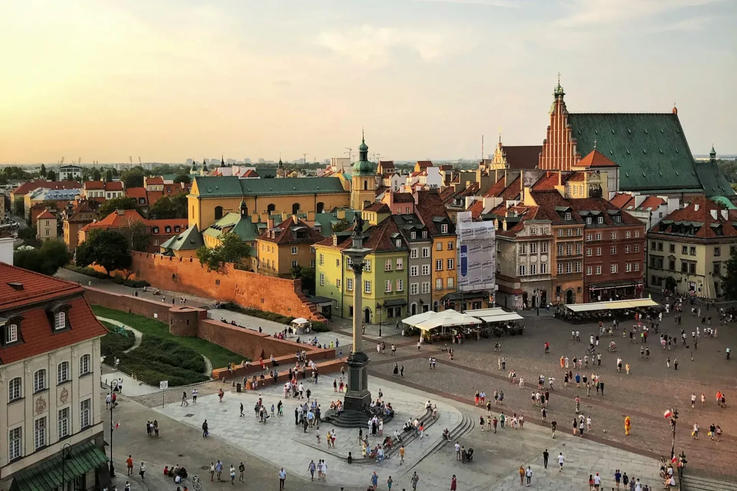 Place de Varsovie, Pologne