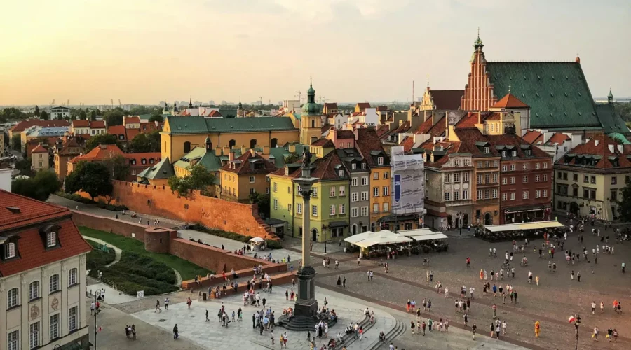 Place de Varsovie, Pologne