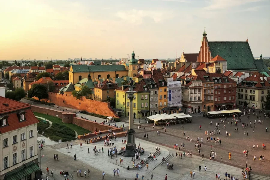 Place de Varsovie, Pologne