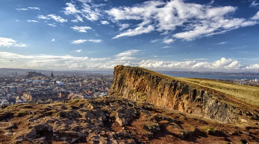 Vue depuis les hauteurs d'Édimbourg