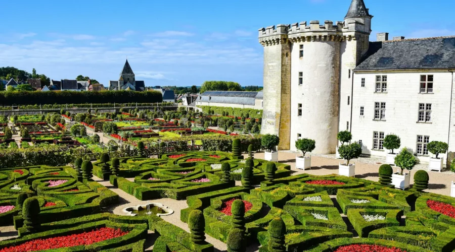 Paysage du château de Villandry et son jardin, France Paysage du château de Villandry et son jardin, France