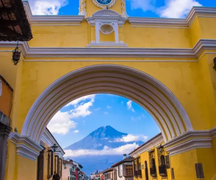Arche jaune à Antigua Guatemala