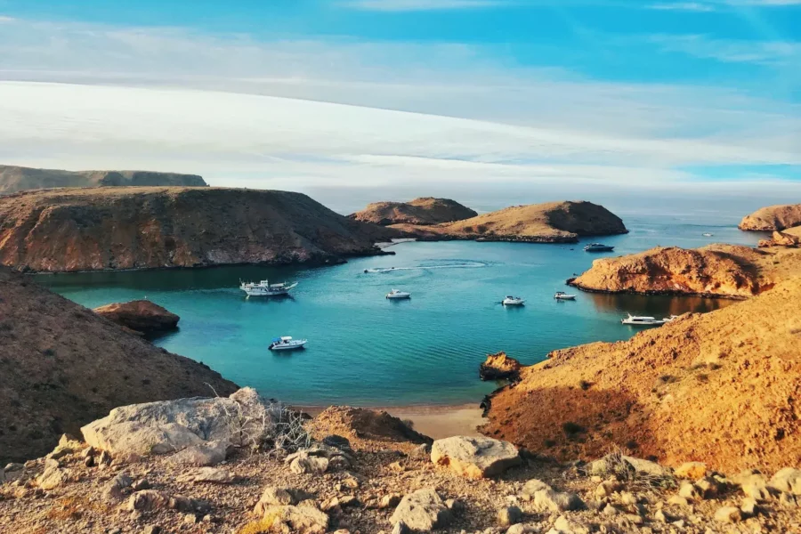Baie et plage de Bandar Khayran à Mascate, Oman