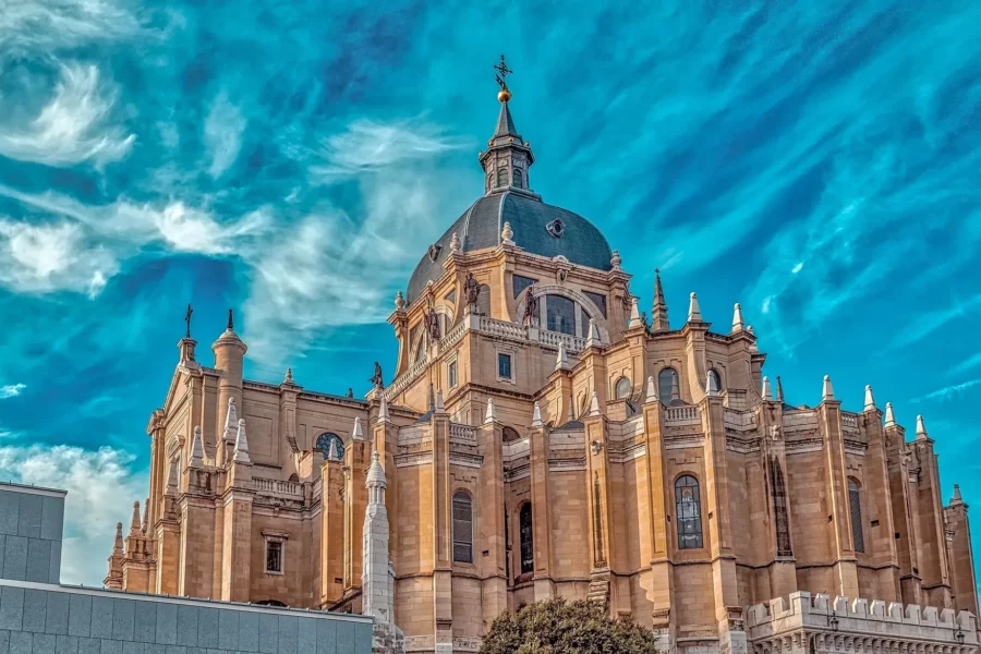 Cathédrale de la Almudena à Madrid, Espagne