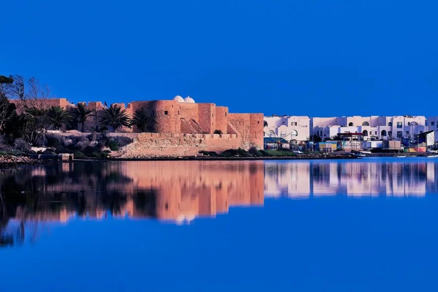 Houmt Souk à Djerba au Crépuscule, Tunisie