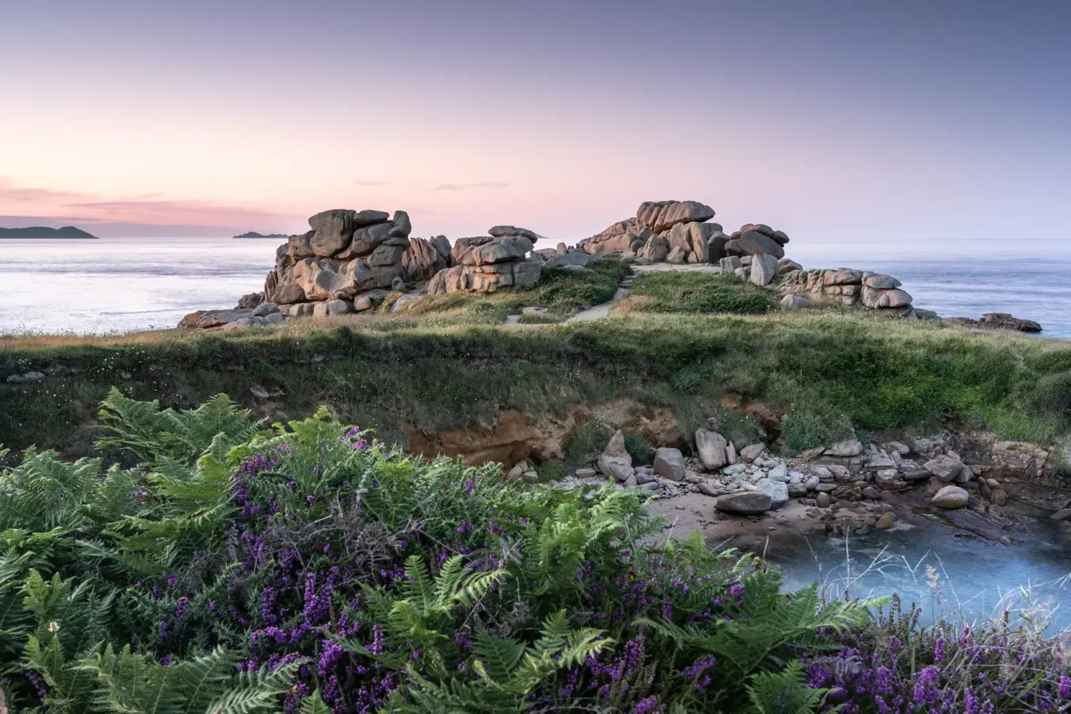 Coucher de soleil sur la Côte de Granit Rose, Ploumanac'h, France