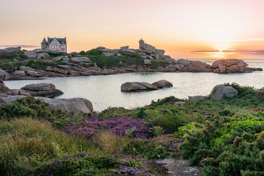 Le Petit Château et le Phare, Perros-Guirec, France
