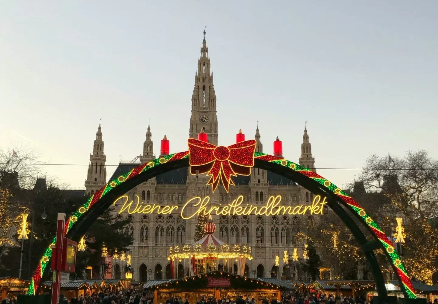 De somptueux monuments aux décors de Noël, Vienne vous séduira de par une atmosphère enchanteresse.