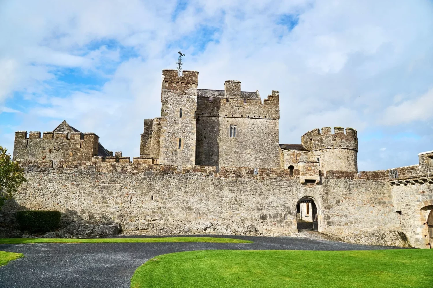 Vue du château de Cahir, un des châteaux médiévaux les mieux préservés d’Irlande