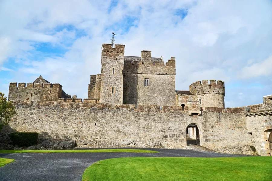 Vue du château de Cahir, un des châteaux médiévaux les mieux préservés d’Irlande