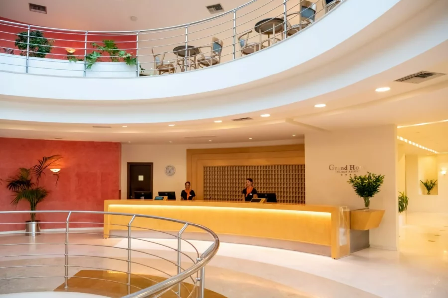 Réception Grand Hotel Holiday Resort 4*