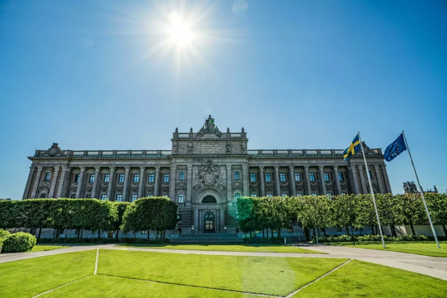 Palais Gris Et Bleu Sous Le Ciel Bleu Pendant La Journée Stockholm, Suède
