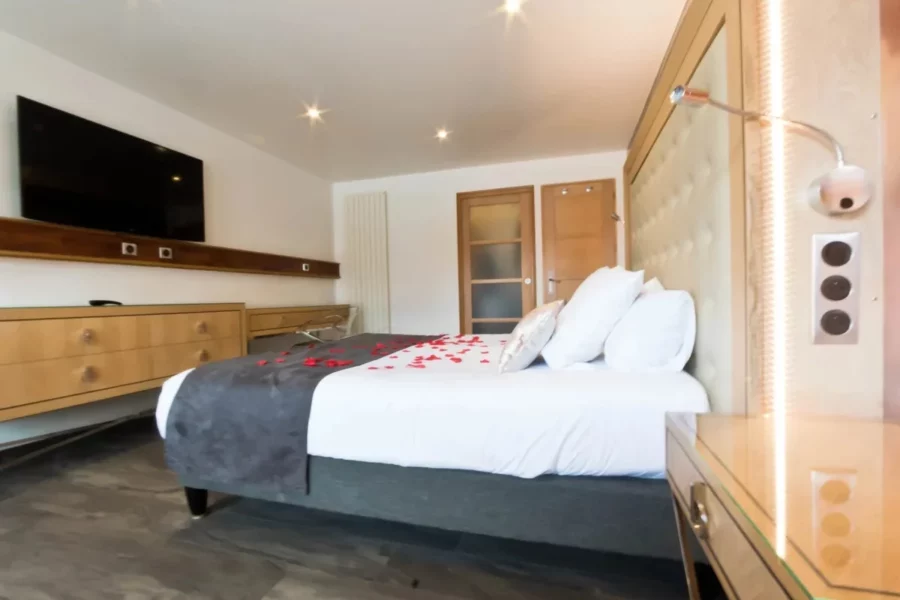 Chambre double; Hôtel & Spa Le Lion d'Or 3*